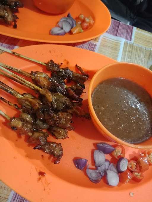 Sate Ayam Dan Kelinci Manteb 10