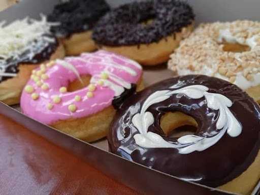 King Donuts Bangli 1