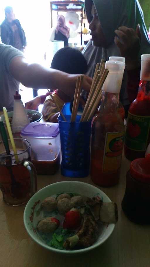 Bakso & Mie Ayam Mbah Mad 5