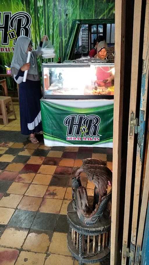 H N R Kedai Makan 6