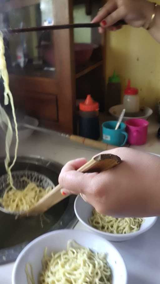 Mie Ayam Dan Bakso Pak Hendro 2