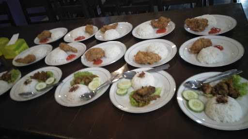 Pri Fried Chicken & Janti Resto 4