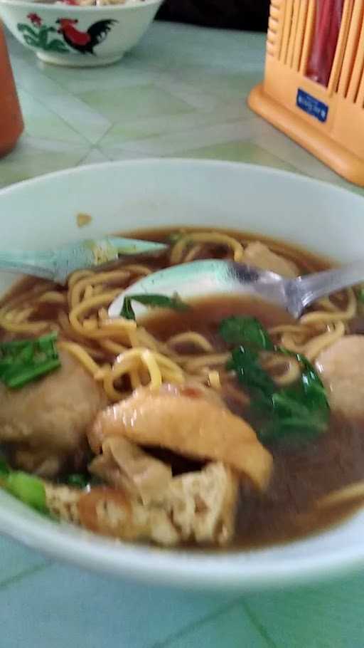 Bakso & Mie Ayam Ngudiroso 10