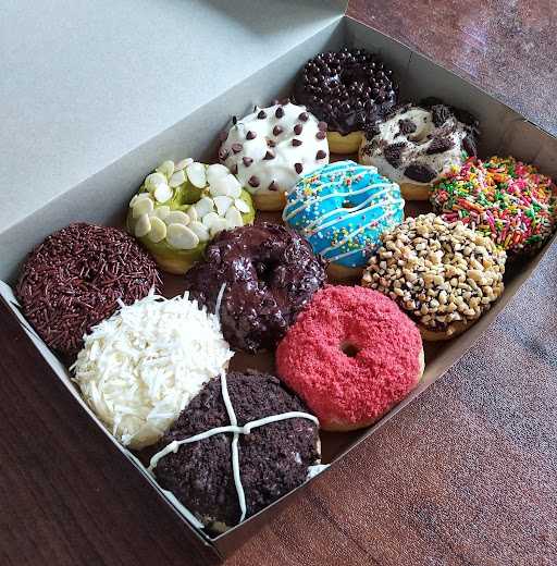 Familia Donuts (ꦥꦩꦭꦪꦣꦤꦠꦱ) 6