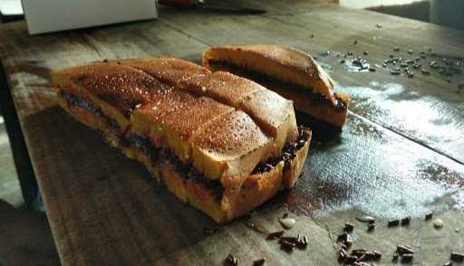 Indoholand Martabak Terang Bulan 8