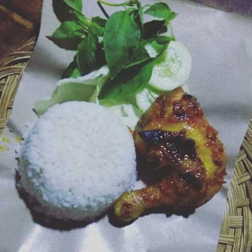 Lesehan Jodho Spesial Bumbu Rujak & Nasi Uduk 3