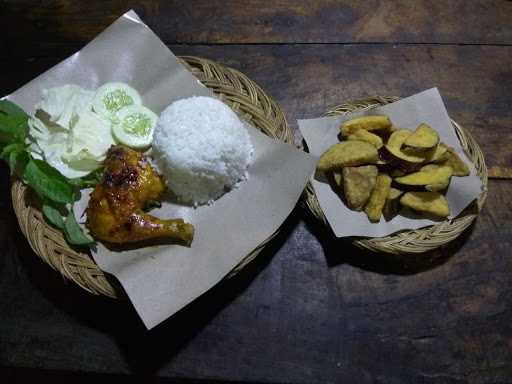 Lesehan Jodho Spesial Bumbu Rujak & Nasi Uduk 10