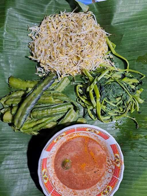 Lesehan Jodho Spesial Bumbu Rujak & Nasi Uduk 5