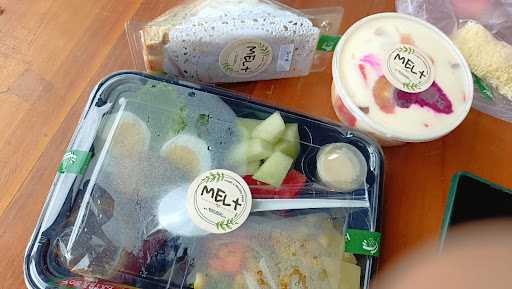 Melt Salad & Puding 2