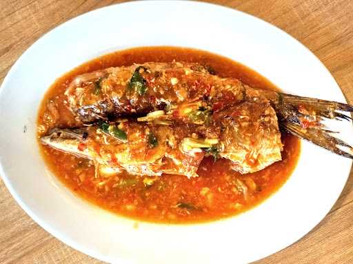 Menara Seafood & Ikan Bakar Giwangan 6