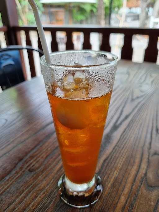 Prameswari Resto & Kopi 6