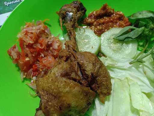 Warung Ayam Penyet Lombok Ijo( ꦮꦫꦄꦪꦩꦥꦚꦠ‌ꦥꦚꦠꦭꦩꦧꦏꦆꦗ ) 1