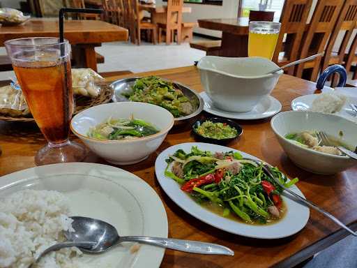 Rm. Taman Taktakan Soup Ikan 10