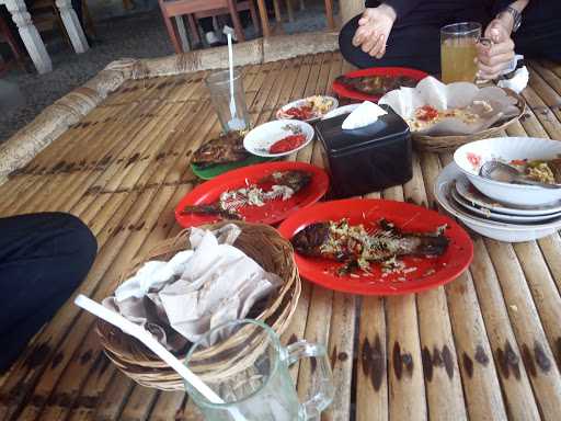 Warung Ikan Bakar Lia 8