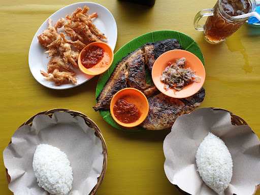 Warung Ikan Bakar Xenia 5