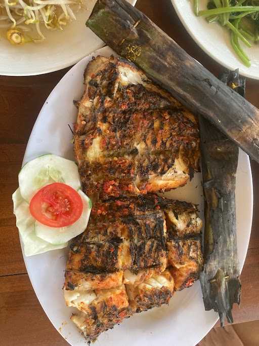 Warung Makan Ikan Yogasari Segara 4