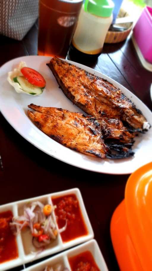 Warung Makan Ikan Yogasari Segara 5