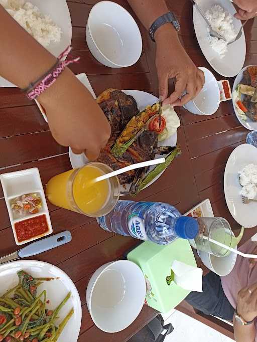 Warung Makan Ikan Yogasari Segara 3