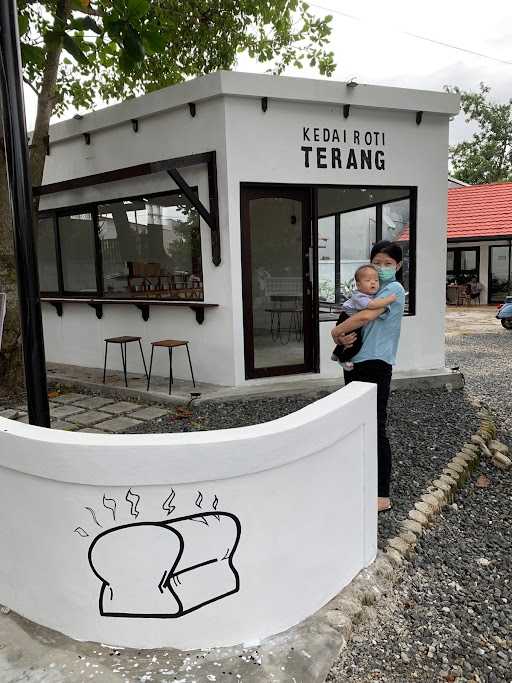 Kedai Roti Terang 8