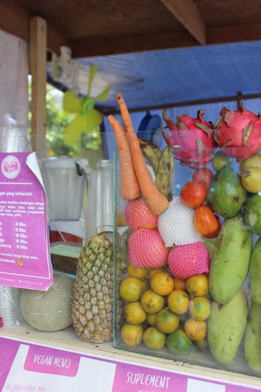 Crystal Juice Karang Anyar 4