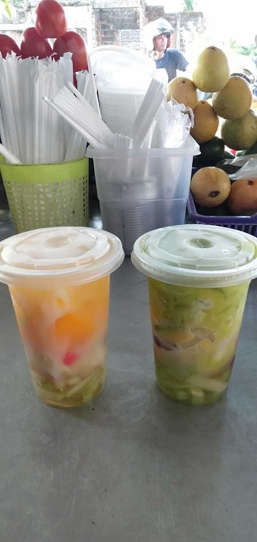 Sop Buah Dingin & Juice 8