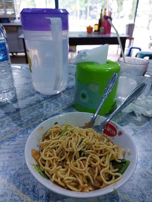 Bakso & Mie Ayam Jumbo 5