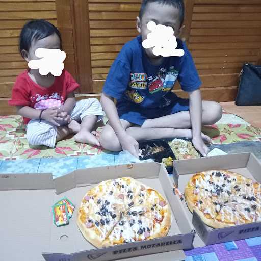 Pizza Ajwah Banjarbaru 8