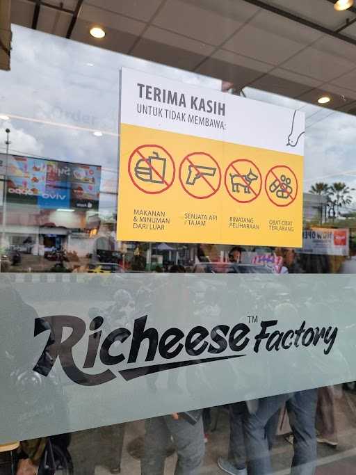 Richeese Factory Banjarbaru 10