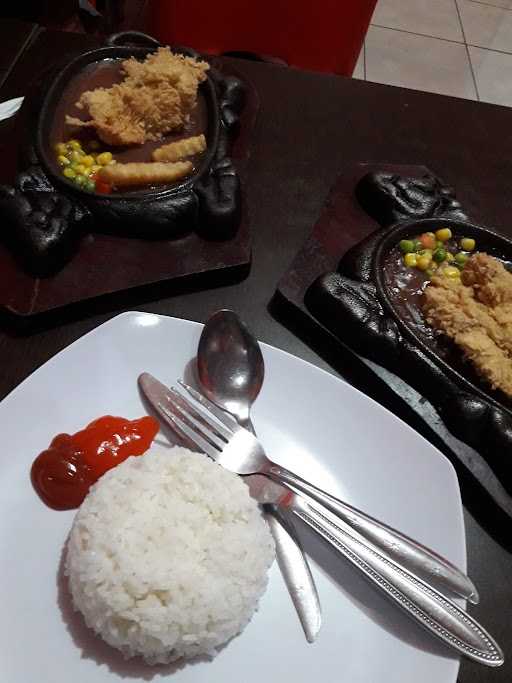 Rocket Chicken Kemuning 7