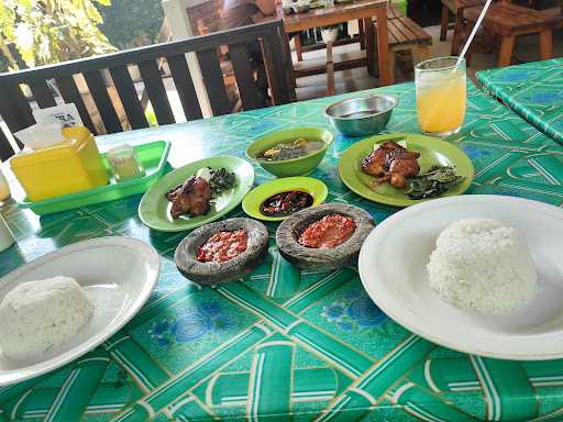 Rumah Makan Pondok Garuda 6