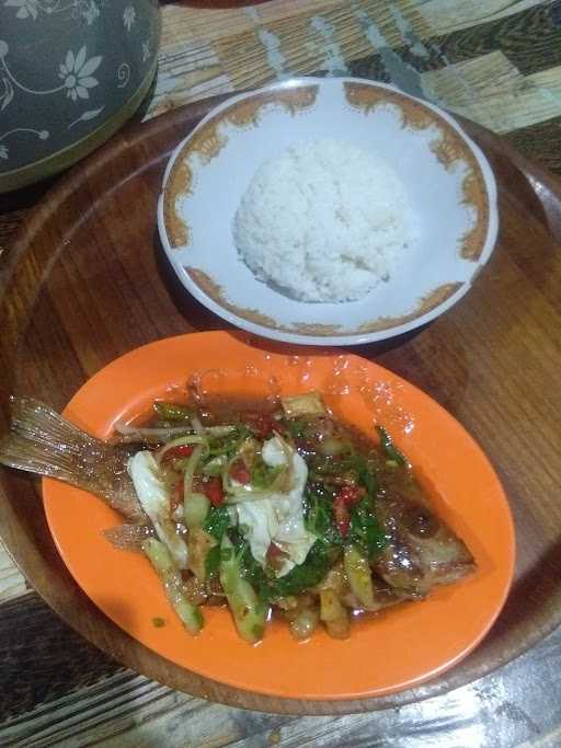 Warung Makan Sari Laut 5