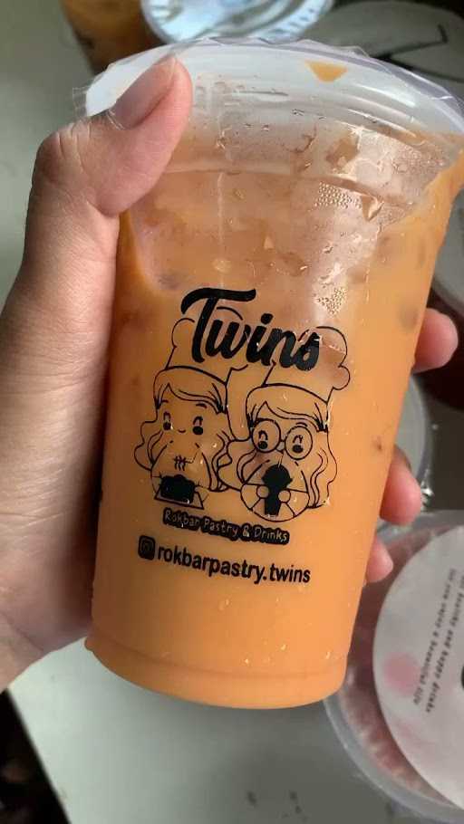 Twins Roti Bakar Pastry & Drinks 3