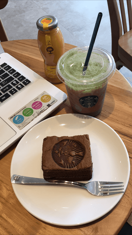 Starbucks Lambung Mangkurat 1