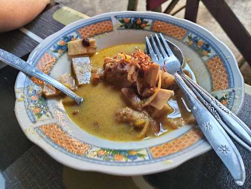 Nasi Kuning Dan Lontong 4