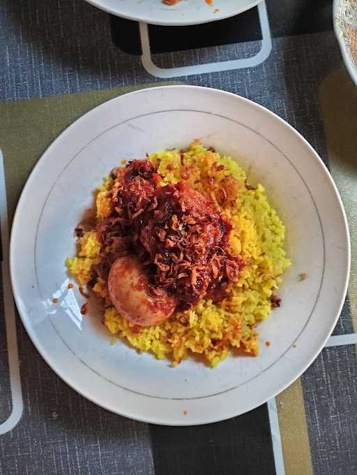 Nasi Kuning Dan Lontong 2