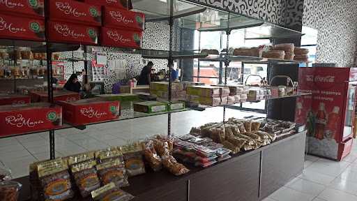 Hj. Enong Bakery 6