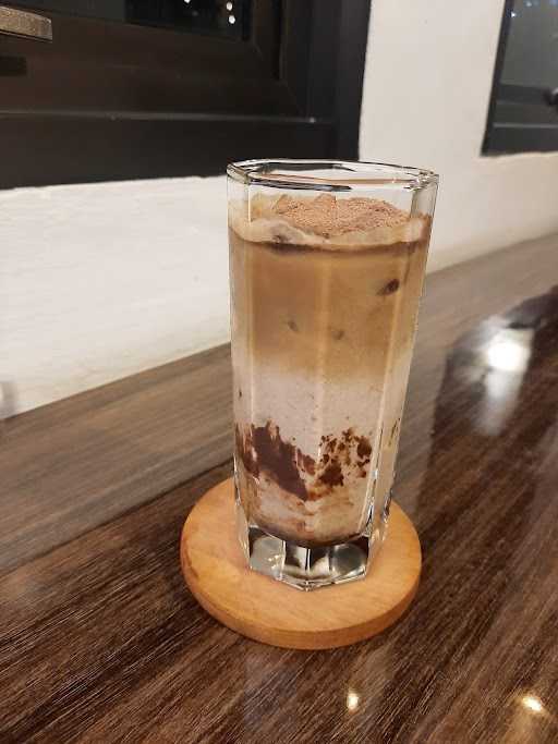 Kedai Kopi Koffeeahh 4