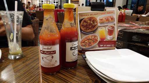 Pizza Hut Restoran 9