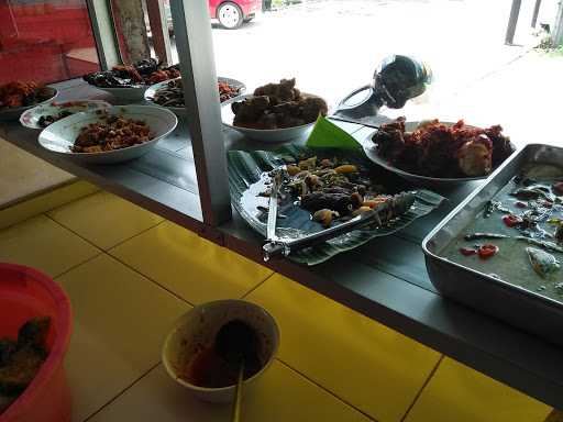 Rumah Makan Bungo Tanjuang 5