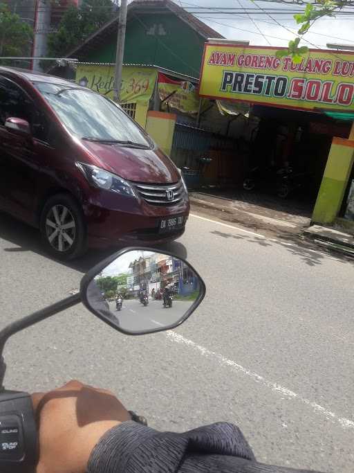 Ayam Goreng Lunak Presto Solo 5