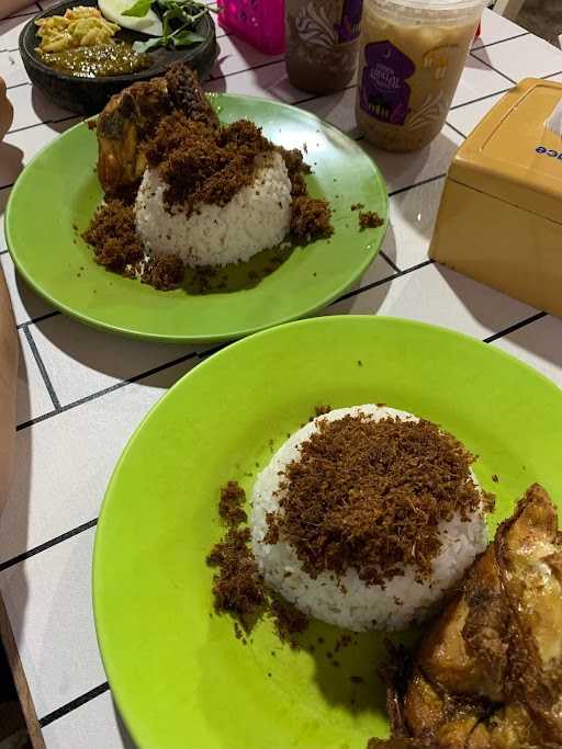 Nasi Bebek Dan Ayam Goreng Sinjaya 10