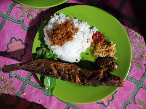 Nasi Bebek Dan Ayam Goreng Sinjaya 6