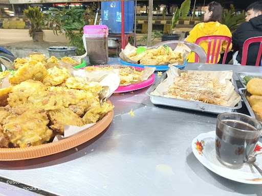 Warung Nasi Kuning Kembar 9