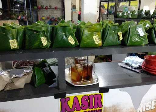 Warung Nasi Kuning Kembar 2