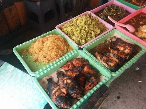 Warung Nasi Tuti Sekumpul 3