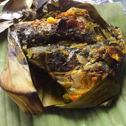 Warung Rawon & Soto Amang Iyus 1