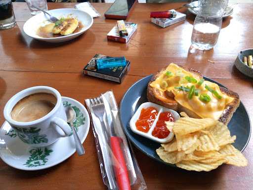 Blackbird Coffeeshop Honggowongso 4