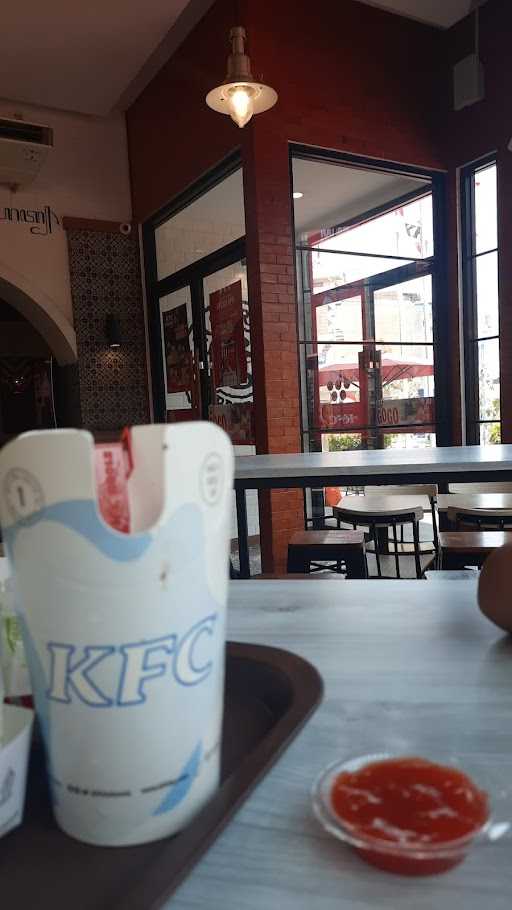 KFC - Slamet Riyadi Solo 2