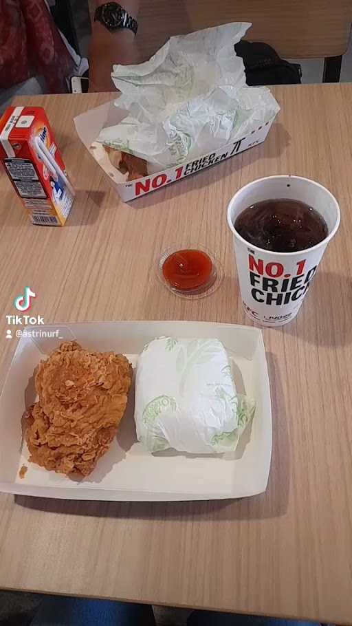 KFC - Slamet Riyadi Solo 4