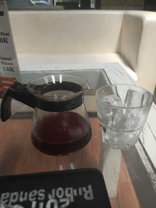 Keiko Loji / Kedai Kopi Espresso Bar 10